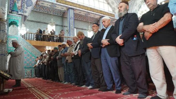 2 Şubat 2024 Cuma Namazı Vakitleri ve Kılınışı