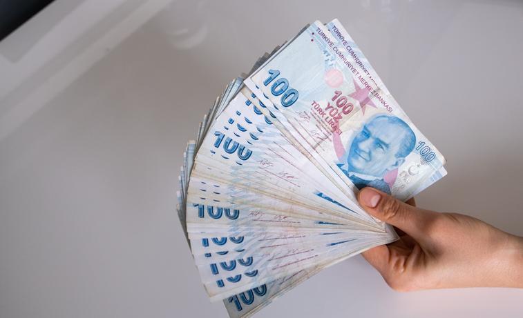 Bursluluk Ücreti İçin Gözler Milli Eğitim Bakanlığı'na Çevrildi