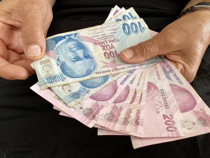 Emekli Aylıklarına Yapılan Zam Eşitlenmiştir