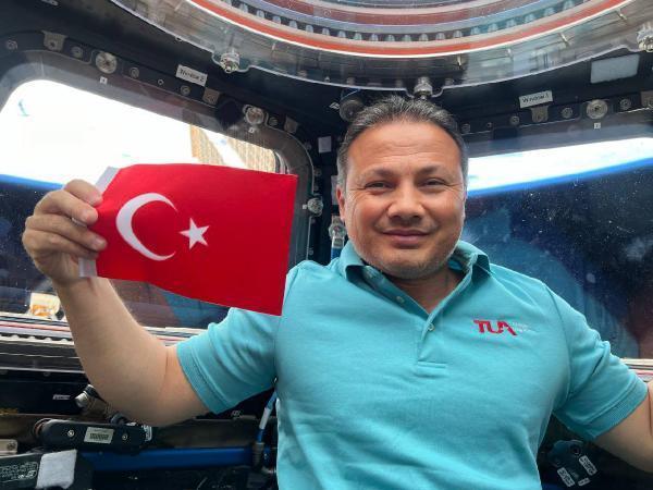 Alper Gezeravcı Dünya'ya Dönüyor: İlk Türk Astronotun Dönüşü