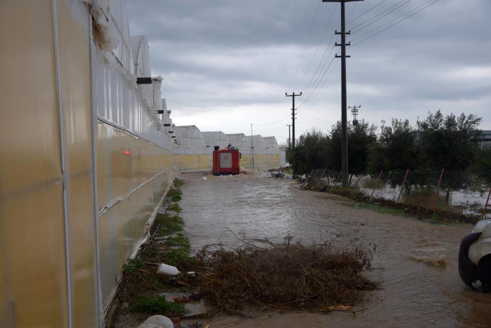 Antalya'da Sel Felaketi ve Hava Durumu Uyarıları