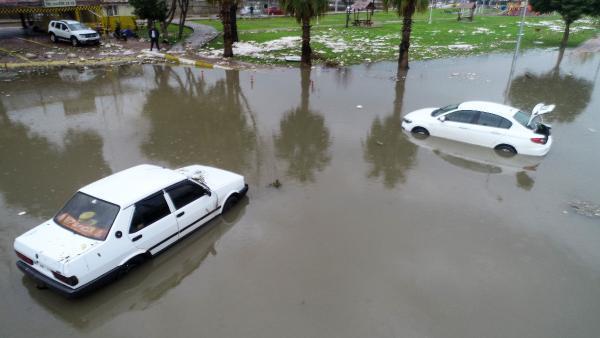 Antalya'da Sel Felaketi ve Hava Durumu Uyarıları