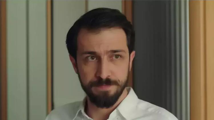 Emrah Altıntoprak: Kızılcık Şerbeti'nin Yıldızı ve Kariyeri