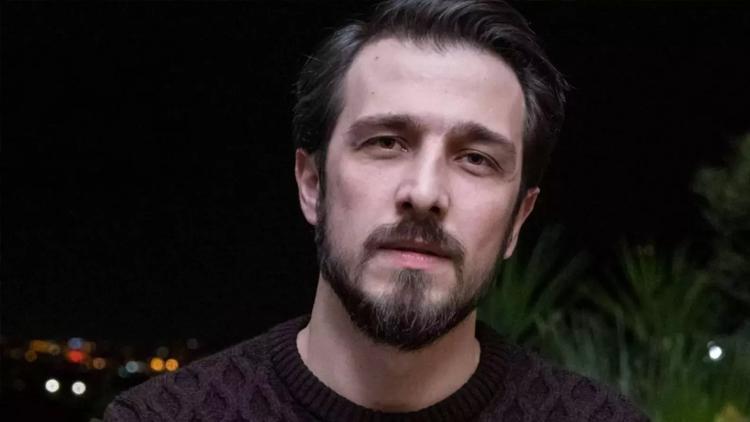 Emrah Altıntoprak: Kızılcık Şerbeti'nin Yıldızı ve Kariyeri