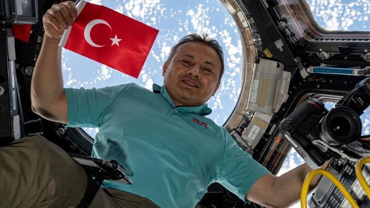 Türkiye’nin İlk Astronotu Alper Gezeravcı Uzayda