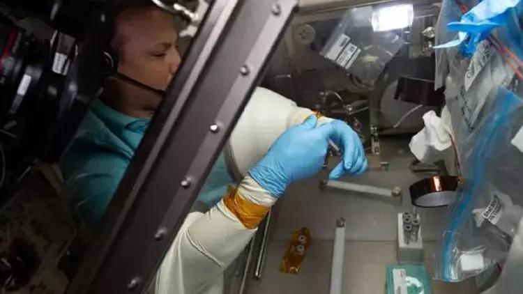 Türkiye’nin İlk Astronotu Alper Gezeravcı Uzayda