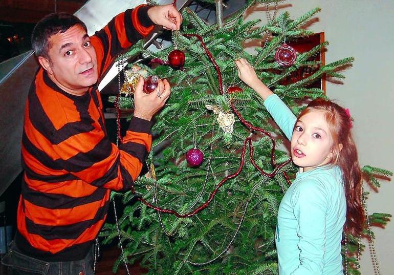Yasmin Erbil, Oya Çınar'ın Programında Babası Mehmet Ali Erbil Hakkında Açıklamalarda Bulundu